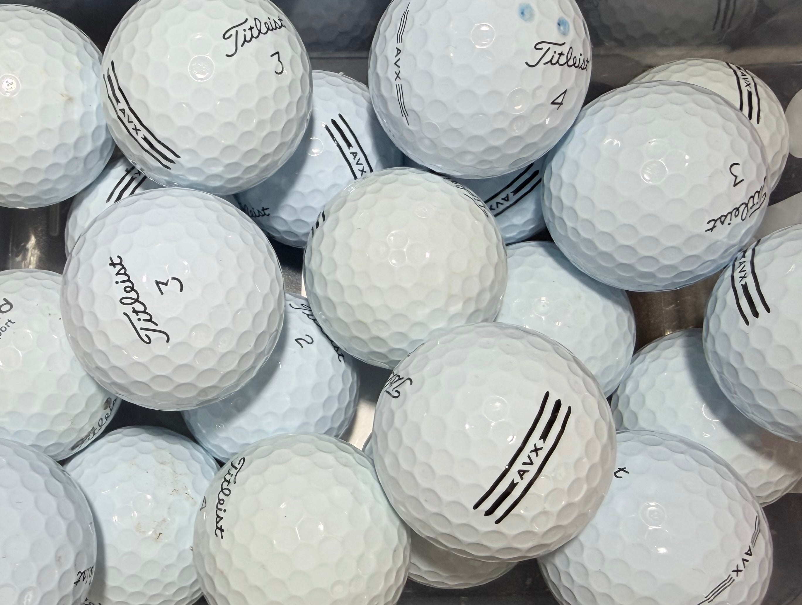 Titleist AVX white